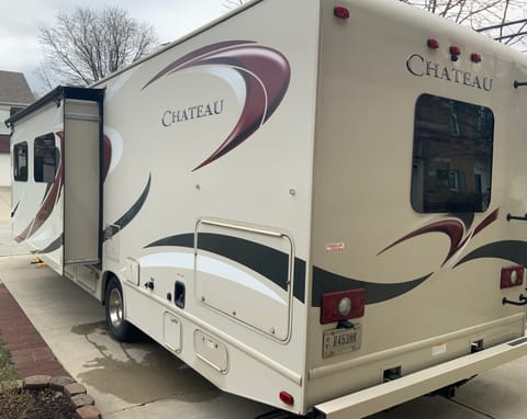 Class C - Fully Stocked - Theater Seats - 4K TVs Drivable vehicle in Fishers