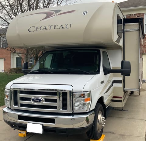 Class C - Fully Stocked - Theater Seats - 4K TVs Drivable vehicle in Fishers