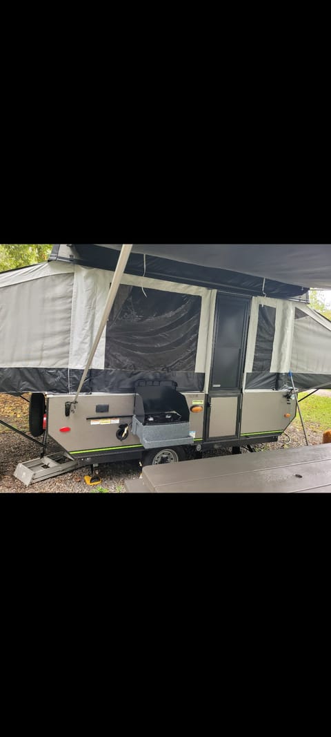 2019 Forest River  Rockwood Freedom Series 1940LTD Towable trailer in Lakewood