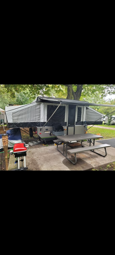 2019 Forest River  Rockwood Freedom Series 1940LTD Towable trailer in Lakewood