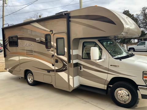 Chuck and Tammy’s 2013 Four Winds 22E Drivable vehicle in Weatherford