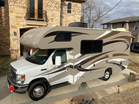 Chuck and Tammy’s 2013 Four Winds 22E Drivable vehicle in Weatherford