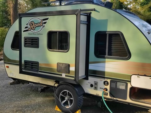 LIlly Pod. See our Owner reviews!! Suv Towable Remorque tractable in Federal Way