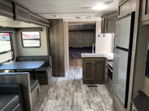 2020 Keystone RV Sprinter 29DB Towable trailer in Fort Smith