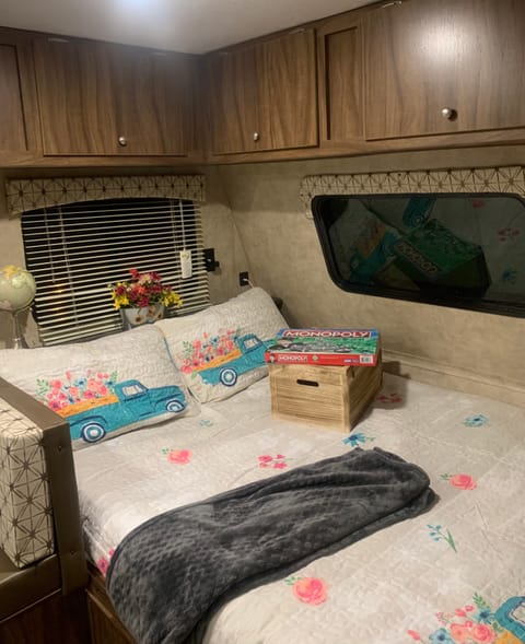 Get Out of Town 2018 Viking Bunkhouse 17SBH Towable trailer in Schertz