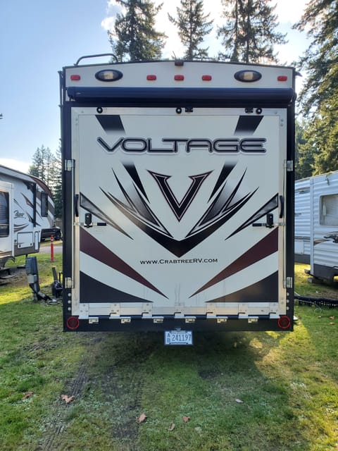 2014 Dutchmen RV Voltage V3200 Towable trailer in Paine Lake Stickney