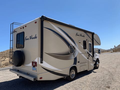 2017 THOR MOTOR FOUR WINDS 22 FEET Véhicule routier in Paradise