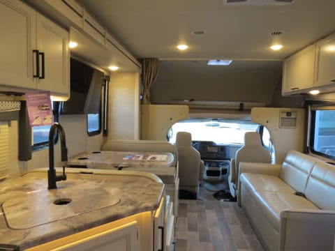 2021 Thor Motor Coach Chateau 28Z Drivable vehicle in Willamette Valley