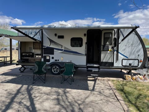 Home Away from Home! 2017 Coachmen Rimorchio trainabile in Edwards