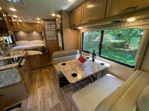 “Baby Yoda” 2019 Thor Motor Coach Four Winds 23U Drivable vehicle in Chantilly