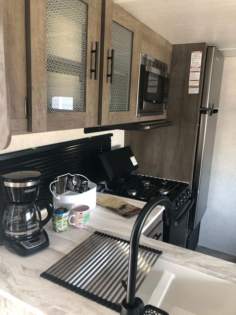 Family Glamper with bunkhouse and outdoor kitchen Towable trailer in Sierra Vista