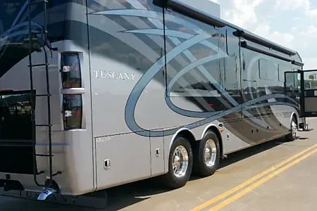 2016 Thor Motor Coach Tuscany 44MT Drivable vehicle in Oak Hill