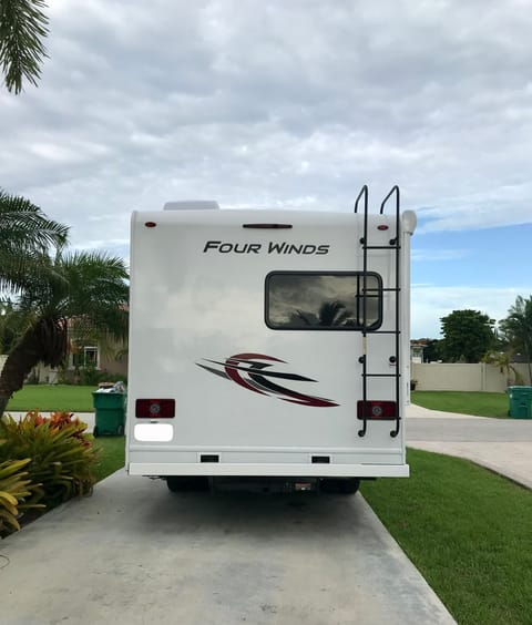 2021 Thor Motor Coach Four Winds 22E Drivable vehicle in Everglades