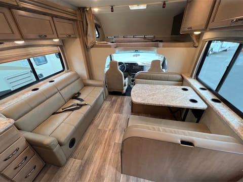 32 *2021*Luxury 10 Sleeper-2Slides-MASTER BED Drivable vehicle in Oceanside