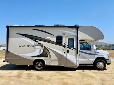 2017 Thor Motor Coach Quantum GR22 Drivable vehicle in Eastvale