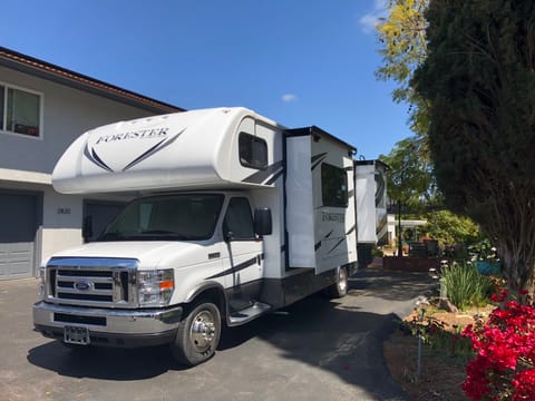 2018 Deluxe Forest River Forester 2501TS - "Sadie" Veicolo da guidare in Fallbrook