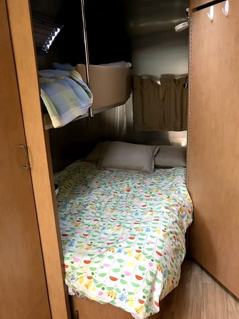 "Bender"  2017 Airstream Flying Cloud 23D Bunk Towable trailer in Riverside