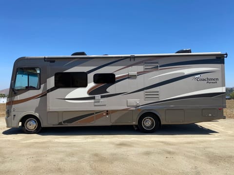 2017 Coachmen Pursuit 30 FW - NO SPECIAL DL NEEDED Drivable vehicle in Pomona