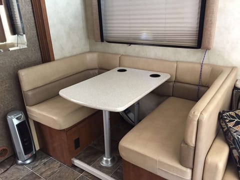 2014 Thor Motor Coach ACE 30 1 Drivable vehicle in Lake Keowee
