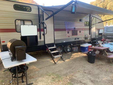 2019 Forest River RV Cherokee 264CK 35ft trailer Tráiler remolcable in Santa Rosa