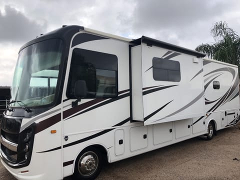 2019 Entegra Coach Vision "BUNKHOUSE" Drivable vehicle in Pinnacle Peak