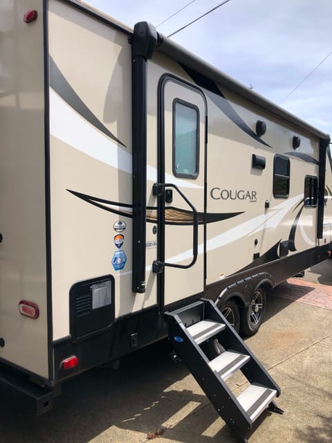 2019 Keystone RV Cougar Half-Ton Series 22RBSWE Towable trailer in Coos Bay