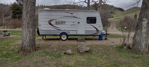 Easy towing Jayco Jay Flight Swift Towable trailer in Minot