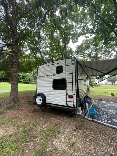 Murphy bed & Bunk BEDS! Dog friendly mini camper! Towable trailer in Taneytown