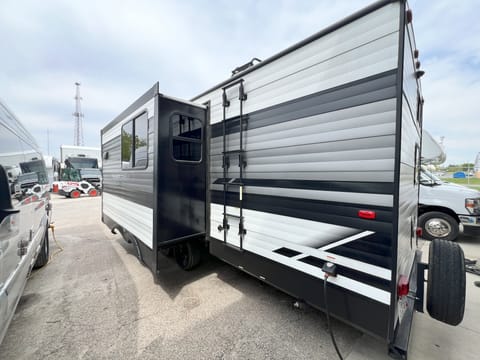 2021 Grand Design Transcend Xplor 261BH Towable trailer in Kettering