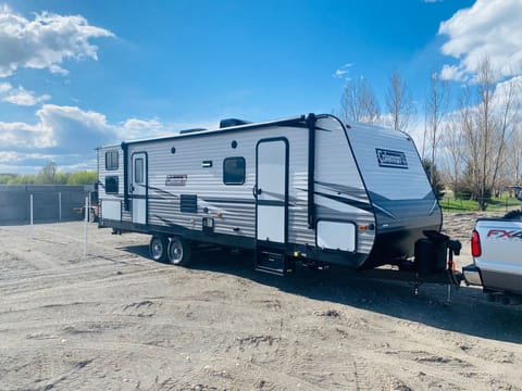 2021 Dutchmen RV Coleman Lantern Series 285BH Towable trailer in Meridian