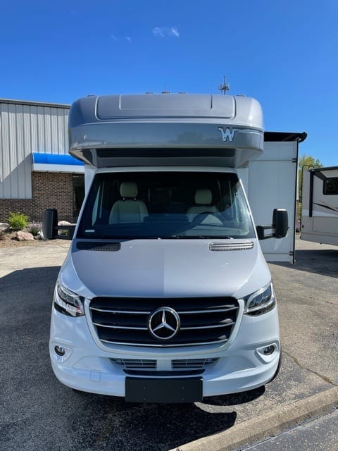 2021 Winnebago Navion 24D Drivable vehicle in Kettering