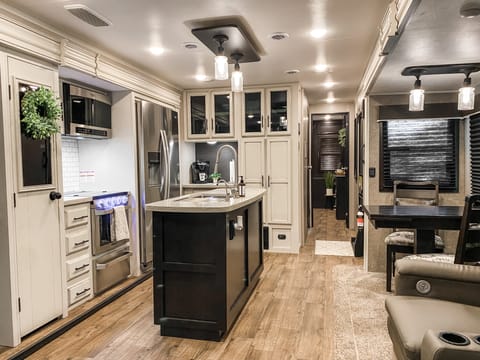 Jayco Eagle 330RSTS - Luxury Glamping at its best! Towable trailer in Wildomar