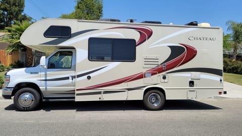 2016 Thor Motor Coach Chateau 23U Véhicule routier in Simi Valley