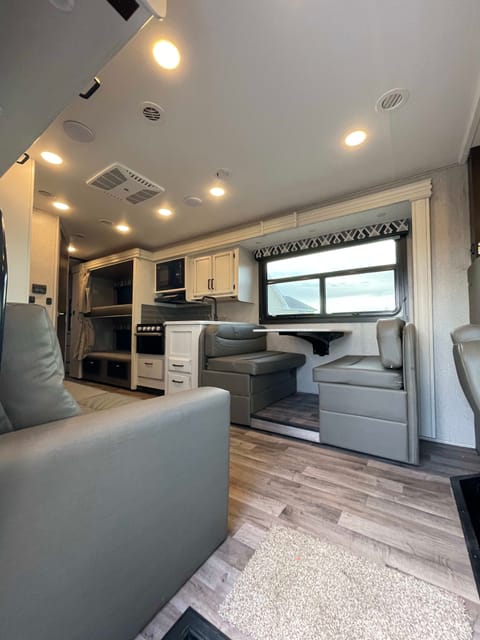 BRAND NEW 2022 Jayco Redhawk 31F bunkhouse Drivable vehicle in Bozeman