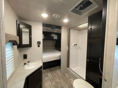 Pet Friendly 26’ RV! Towable trailer in Glen Burnie