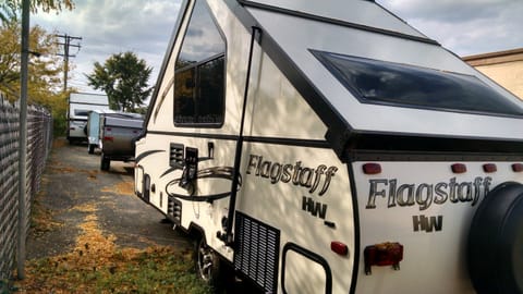 2017 Forest River RV Flagstaff Hard Side T21QBHW Towable trailer in Farmington Hills