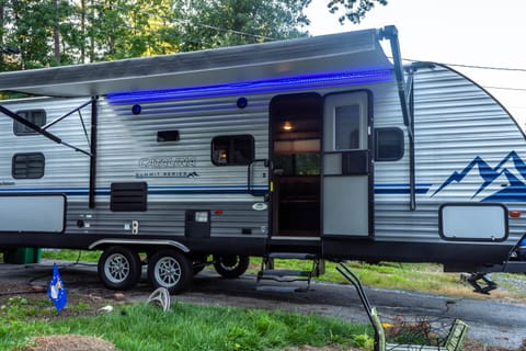 Coachman Towable trailer in Nashua