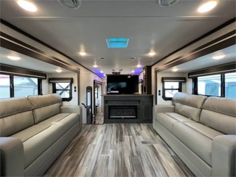 Welcome to Your Ultimate RV Adventure! Tráiler remolcable in Brevard