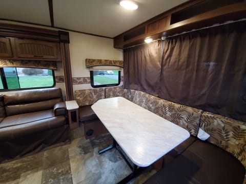 2015 Jayco Jayco Jay Feather Ultra Lite -A Feather in the heart of Lehigh Valley Towable trailer in Easton