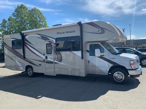 PAUL - 2019 Thor Four Winds 28Z Véhicule routier in Anchorage