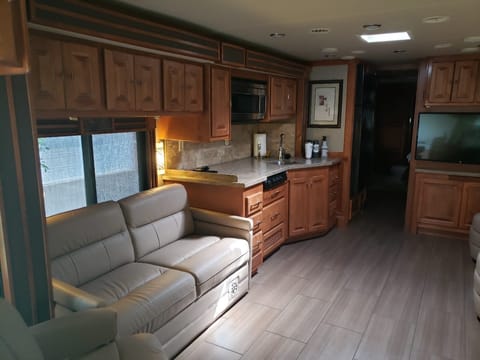 2018 Tiffin Motorhomes Allegro RED 38 QBA Drivable vehicle in Roswell