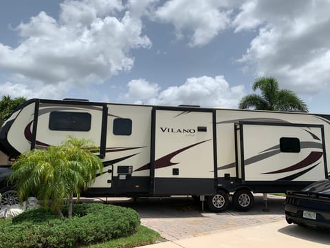 2017 Vanleigh RV Vilano 375FL Towable trailer in Rockledge