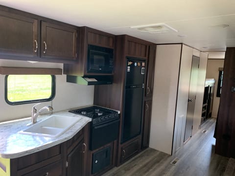 JBL Camping! 2018 Jayco Jay Flight sleeps 10 Towable trailer in Joliet