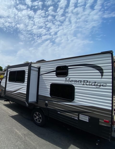 2019 Highland Ridge RV Mesa Ridge 180BHS Ziehbarer Anhänger in Dana Point