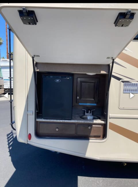 2018 Thor Motor Coach Windsport 31Z Drivable vehicle in Menifee