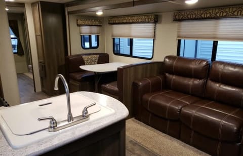 2015 Keystone RV Bullet 308BHS Towable trailer in Edmond