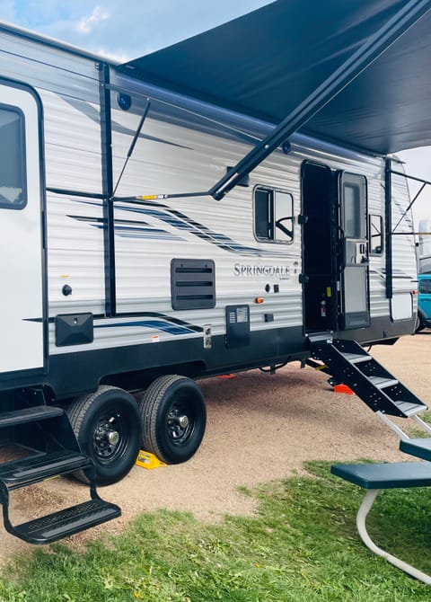 2021 Keystone RV Springdale 303BH Towable trailer in Black Forest