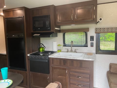2018 Jayco Jay Flight 26BH Kid approved/pet friendly Towable trailer in Hart