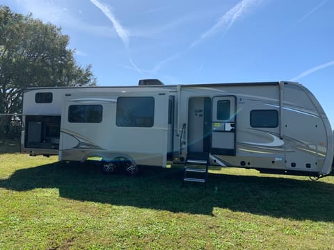 Destination Good Life Towable trailer in Lakeland