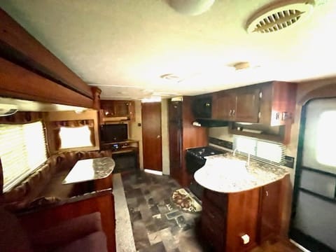 Jolly Rogers 2014 Prime Time RV Tracer 2640RLS Towable trailer in Ocala